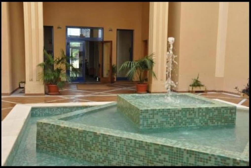FIBES con parking gratis. Apartamento Sevilla Este. Apartamento Sevilla