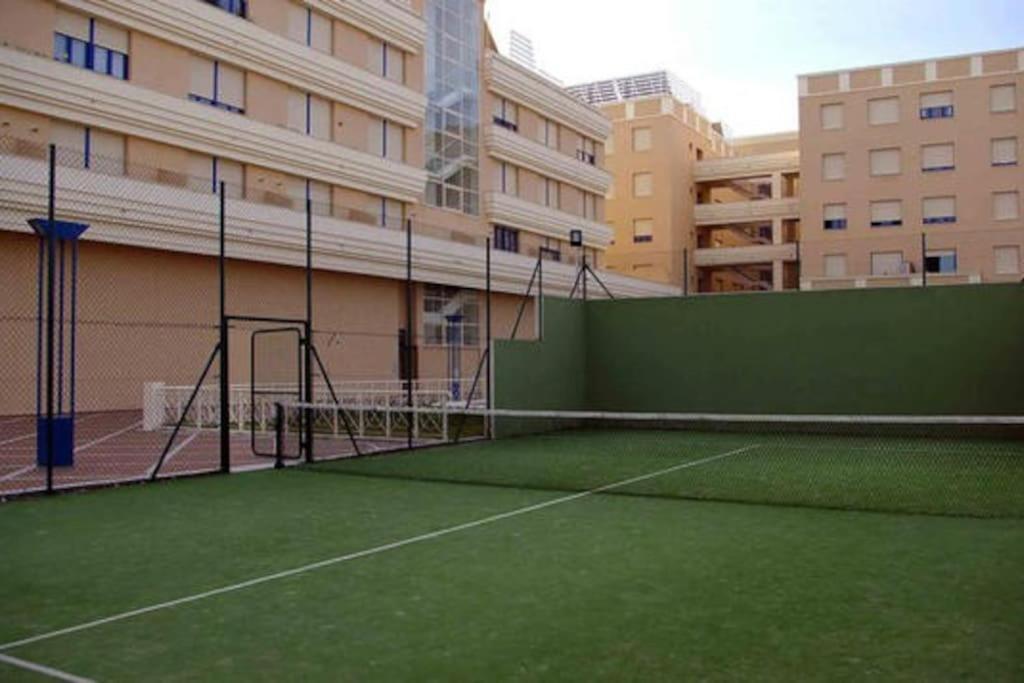 FIBES con parking gratis. Apartamento Sevilla Este. Apartamento