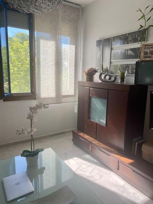 FIBES con parking gratis. Apartamento Sevilla Este. Apartamento Sevilla